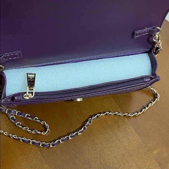 Badgley Mischka Crossbody Bag - New with Tags - Picture 3 of 9